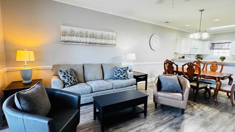 Memorable stay at cozy 2BR condo in Magnolia - image 1