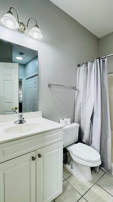 Memorable stay at cozy 2BR condo in Magnolia - image 5