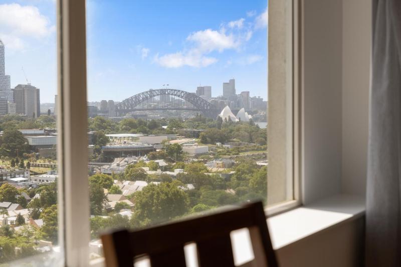 Premium King Room with Harbour View image 3