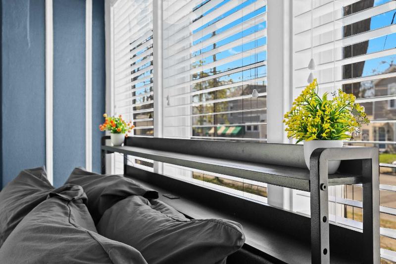 Cozy & Creative Top Unit in Lou's Arts District - image 40