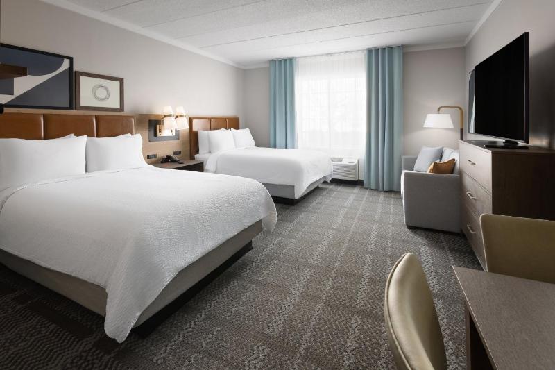 Studio Suite with Two Queen Beds image 3