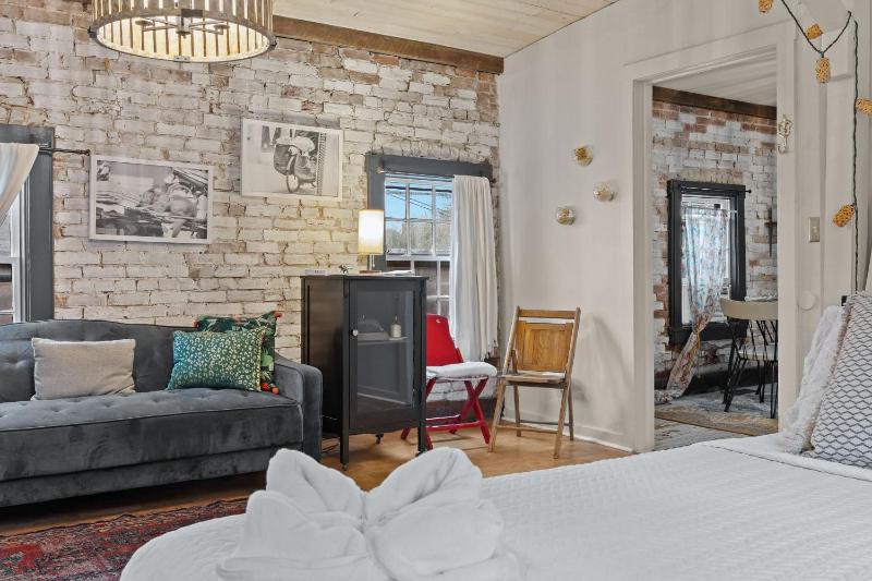 1BR Unit Near Bourbon Trail & Lou Attractions - image 27