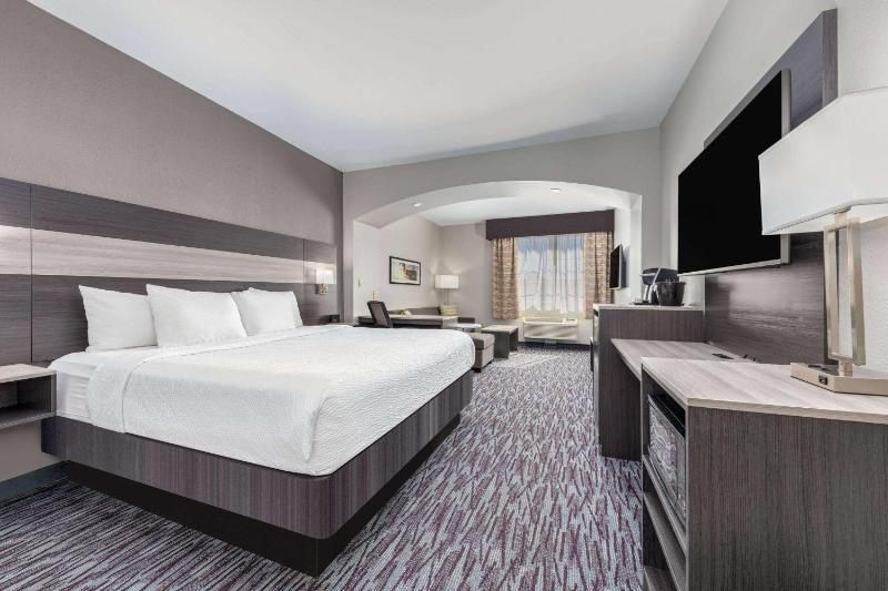 Executive King Room - Non-Smoking image 1