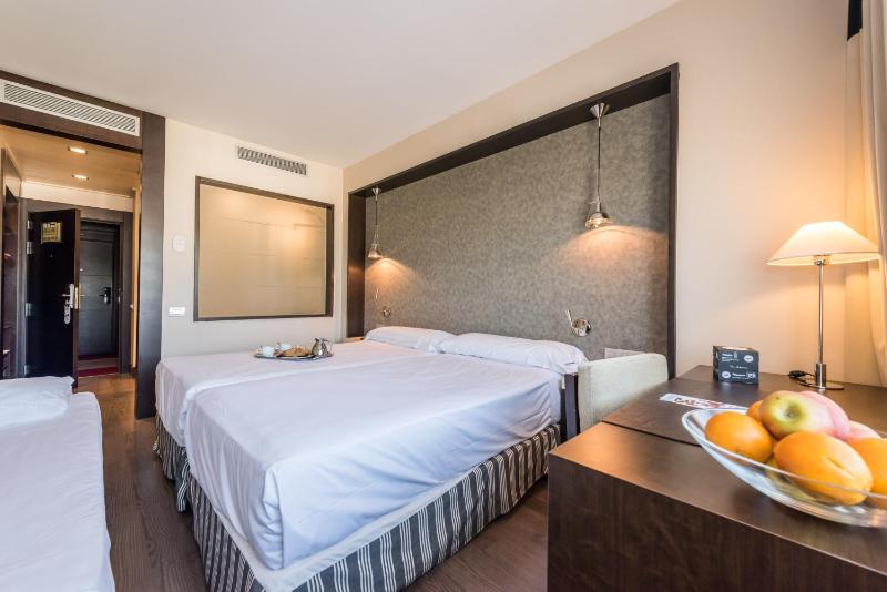 Double Room image 4