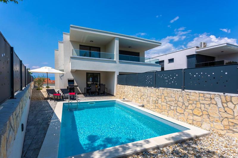 Villa Larus on Island Krk for 6 people with sea view & only 500 m from the sea - image 35
