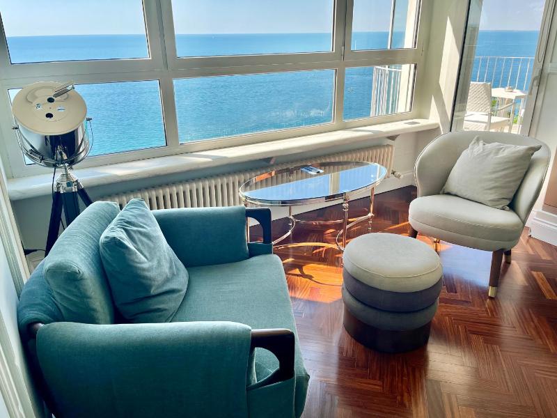 Suite with Sea View and Terrace image 1