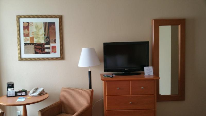 Days Inn by Wyndham Edmonton Downtown - image 25
