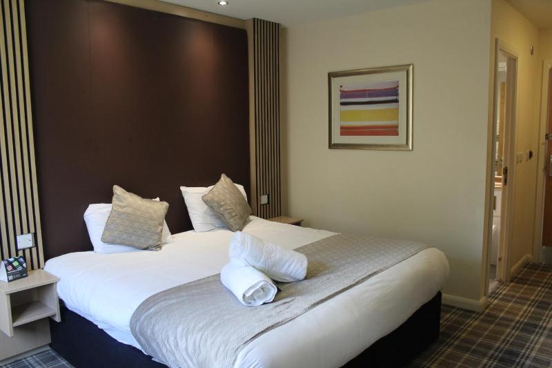Double or Twin Room image 4