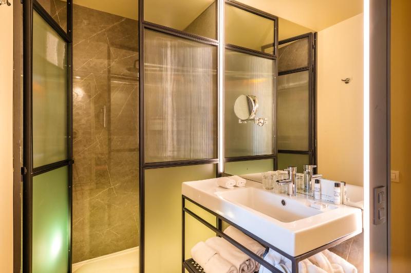 Superior Plaza  image 4