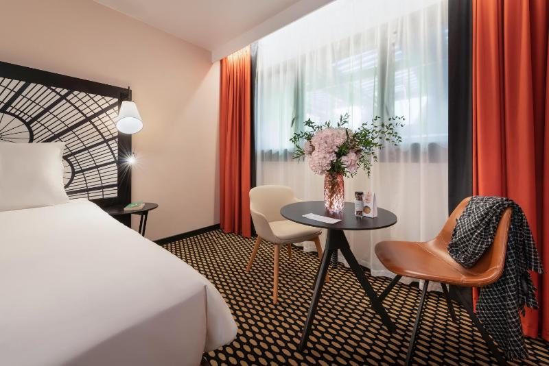 Privilege Room with 1 King-Size bed - High floor image 1