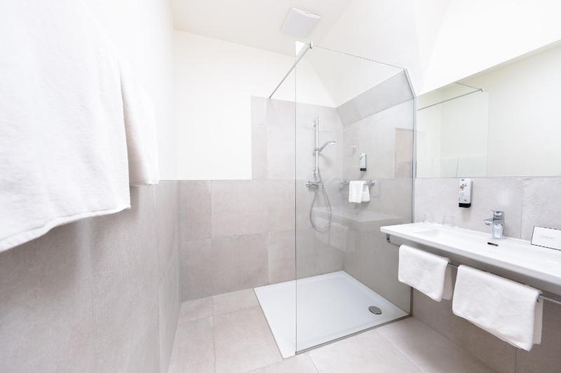Double Room image 1