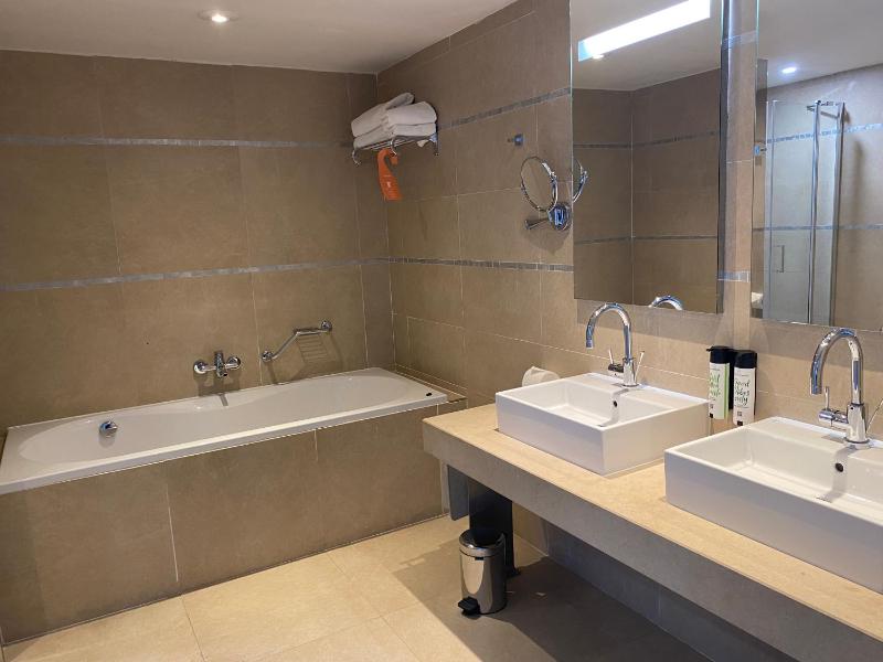 Suite image 3