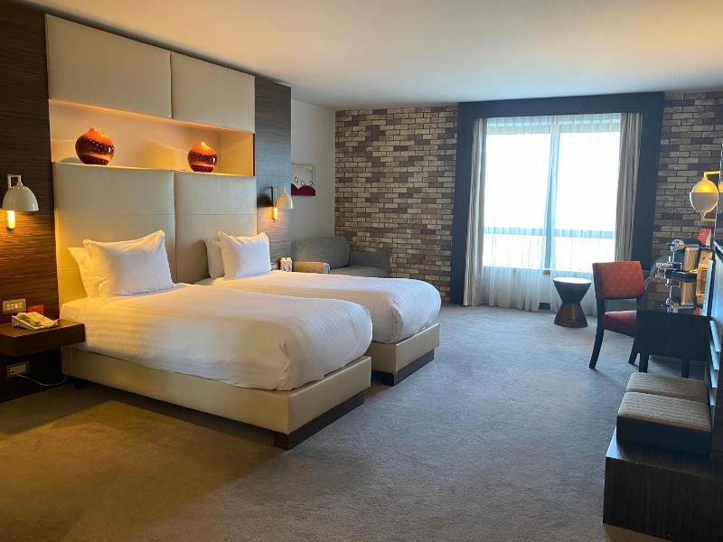 Superior Twin Room image 1