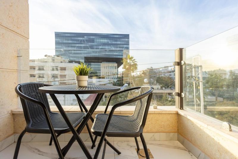 Shamsi Apartments 329 - image 13