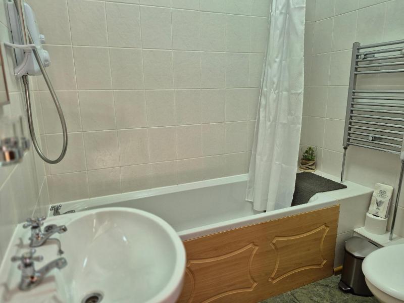 King Room image 3