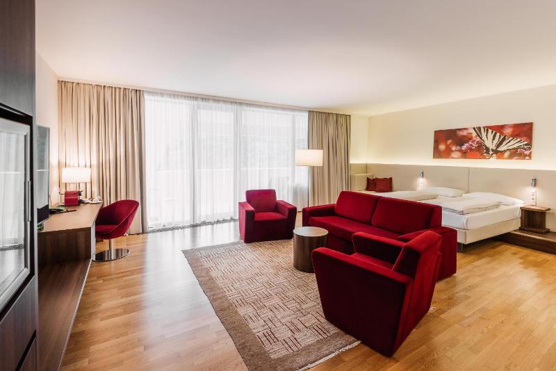 Junior Suite with Terrace and Thermal Bath Access image 1