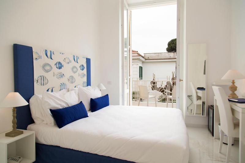 Superior Double or Twin Room with Terrace image 1