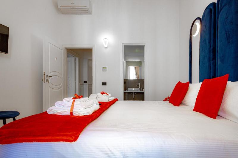 Double or Twin Room image 3