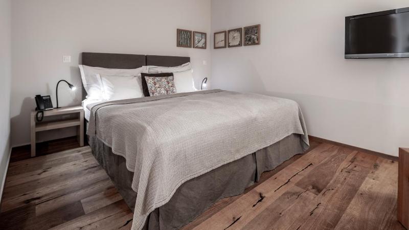 Small Double Room image 1