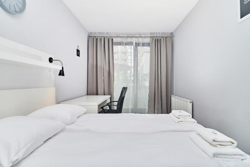 Apartment Świstackiego with FREE GARAGE by Noclegi Renters - image 14
