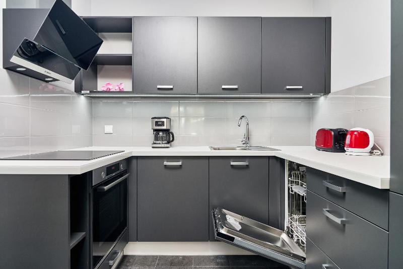 Apartment Świstackiego with FREE GARAGE by Noclegi Renters - image 18