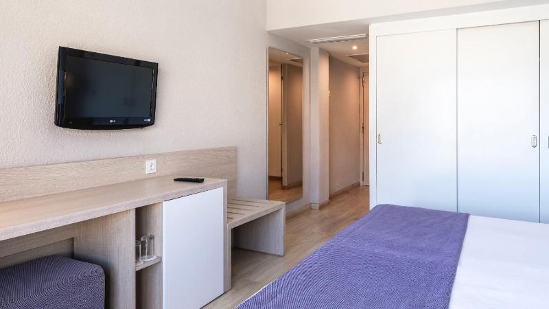 Double Room Side Sea View image 4