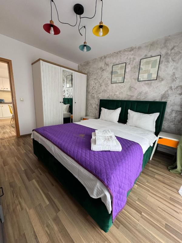 Luxury Glam Apartments near Coresi Mall - Parking Option - image 11