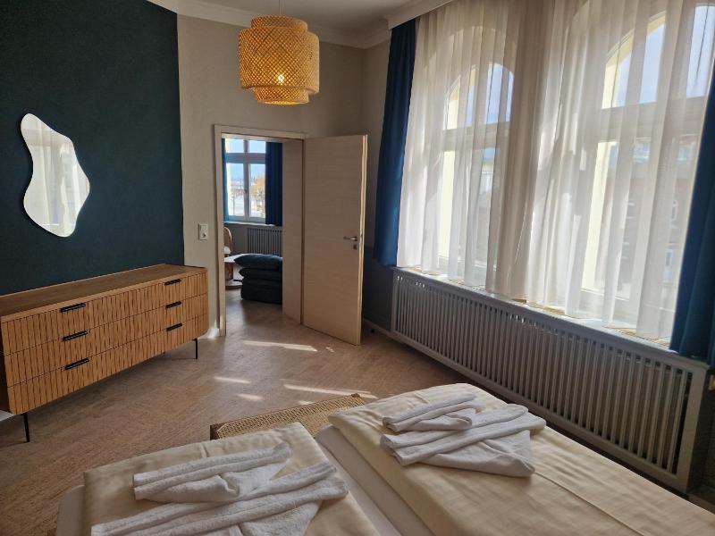 Deluxe Suite with Sea View image 4