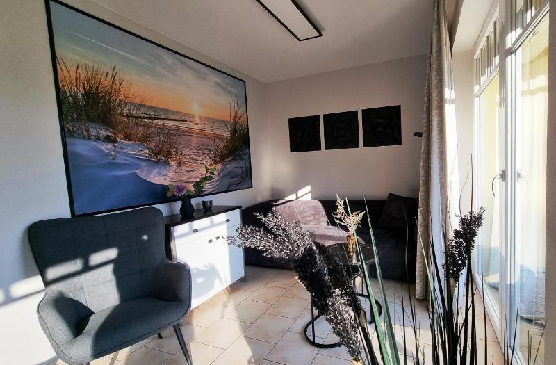 One-Bedroom Apartment image 3
