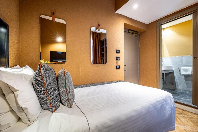 Classic Single Room image 4
