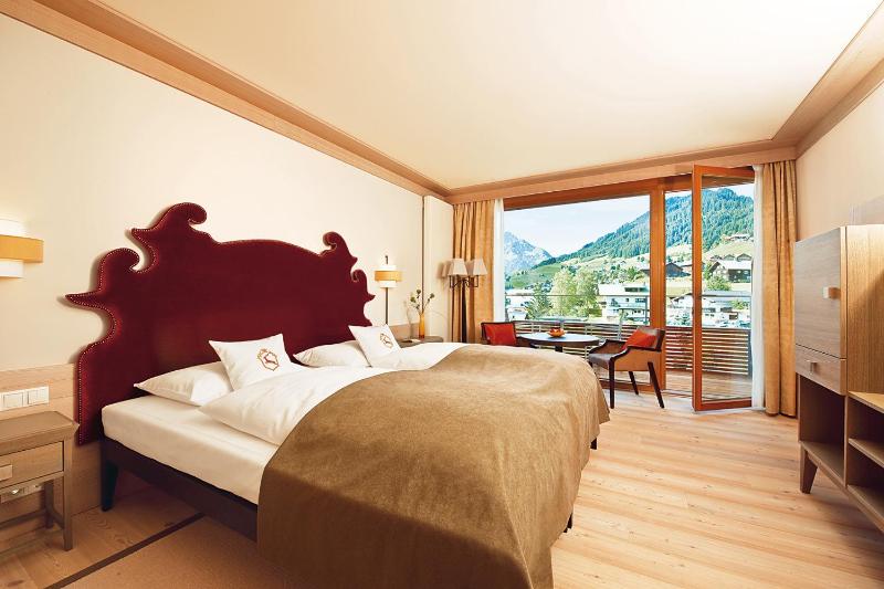 Double Room with Mountain View image 1
