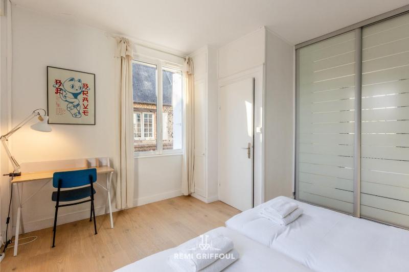 Family Stay - In the Heart of Honfleur 8 guests Private Garden - image 25