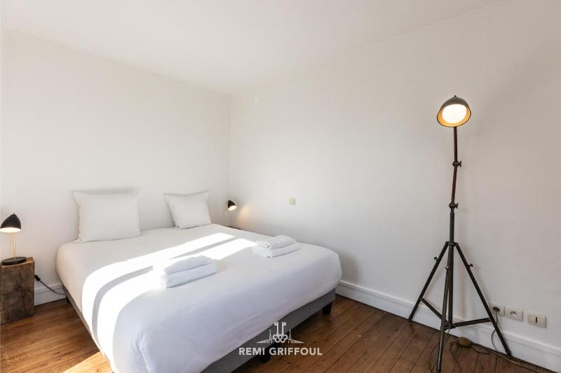 Family Stay - In the Heart of Honfleur 8 guests Private Garden - image 13