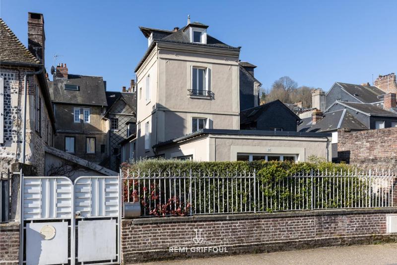 Family Stay - In the Heart of Honfleur 8 guests Private Garden - image 5