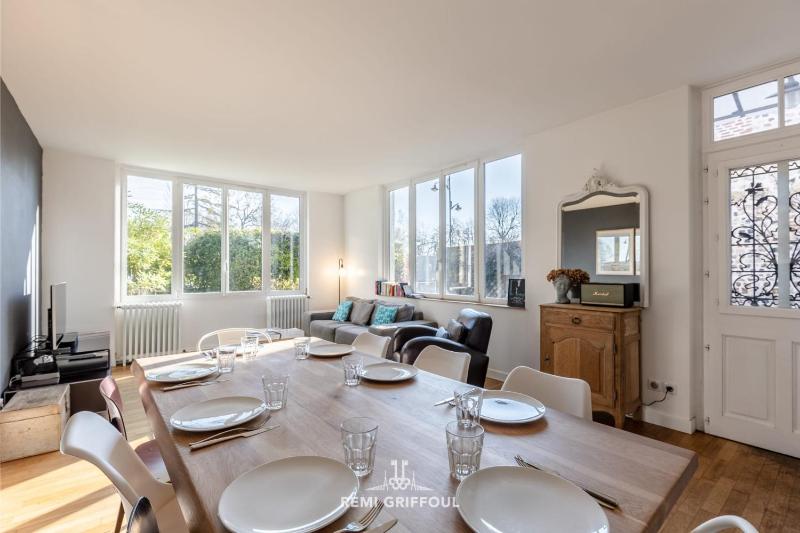 Family Stay - In the Heart of Honfleur 8 guests Private Garden - image 8