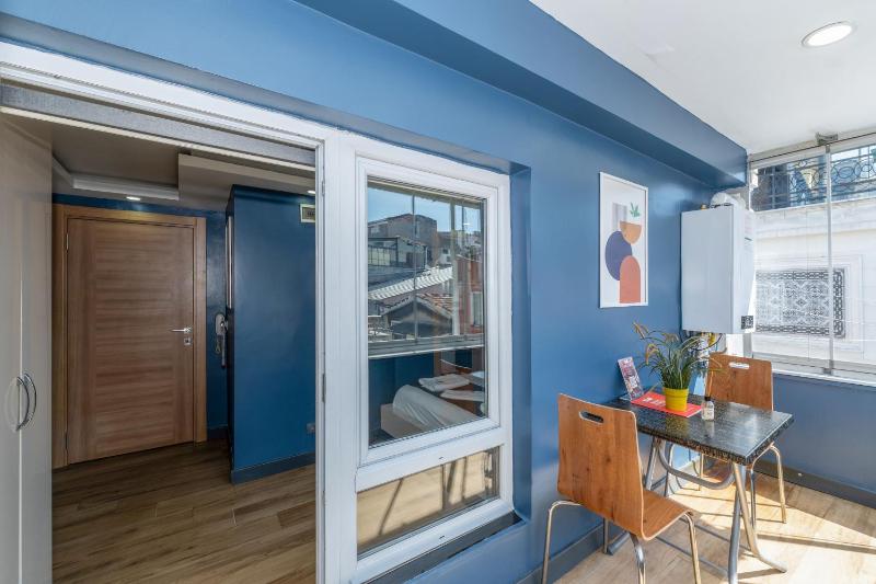 Suite with Terrace image 4