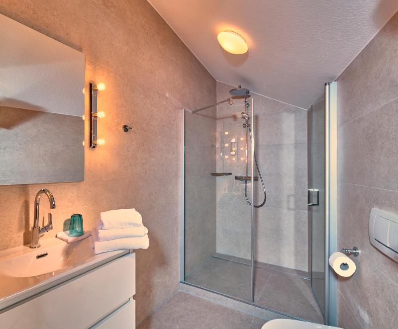 Single Room image 4