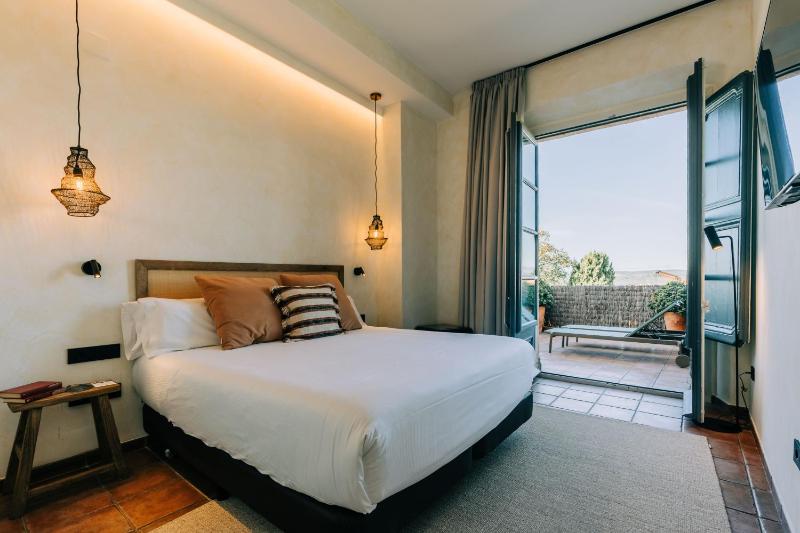 Boutique room with terrace image 4