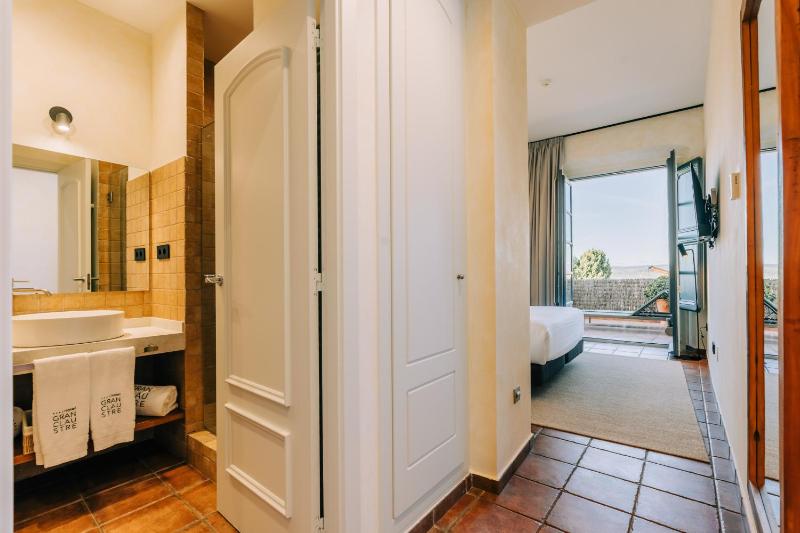 Boutique room with terrace image 3