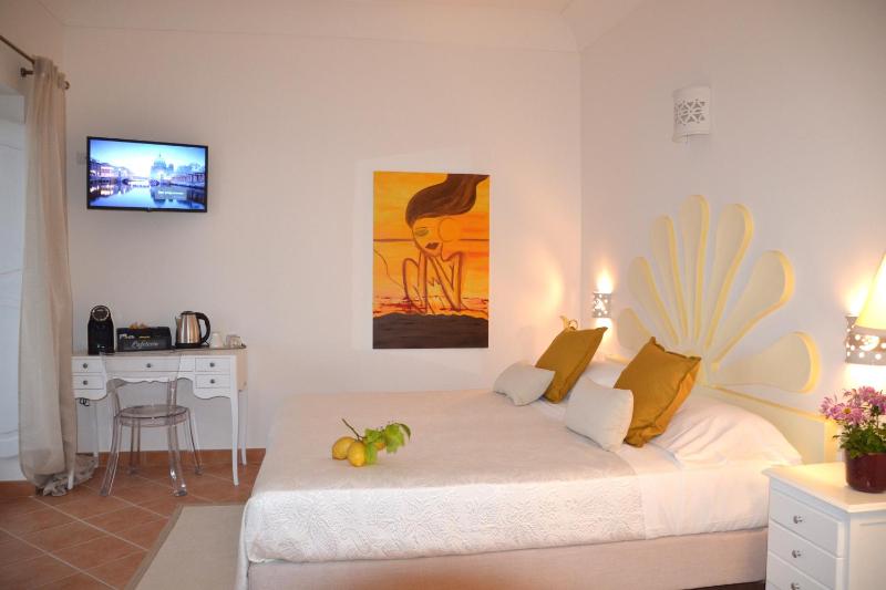 Villa Santa Chiara Positano Suites - image 9