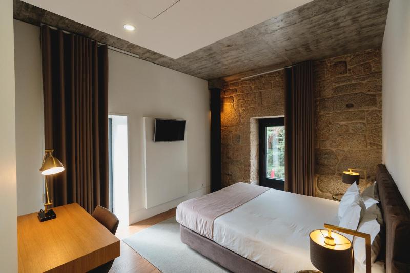 Standard Double Room image 3