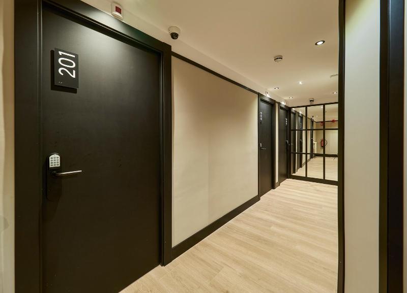 B48 Oviedo Opera - image 3