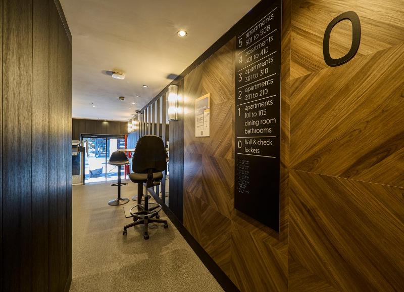 B48 Oviedo Opera - image 7
