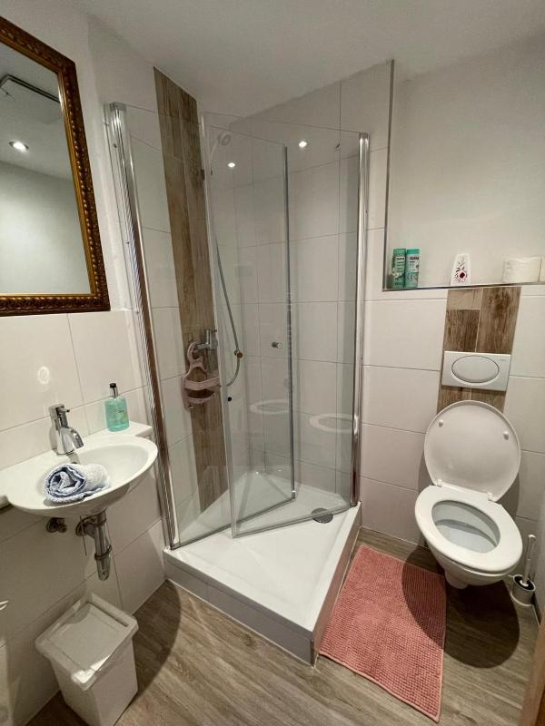 Double Room with Terrace and Private Bathroom image 3