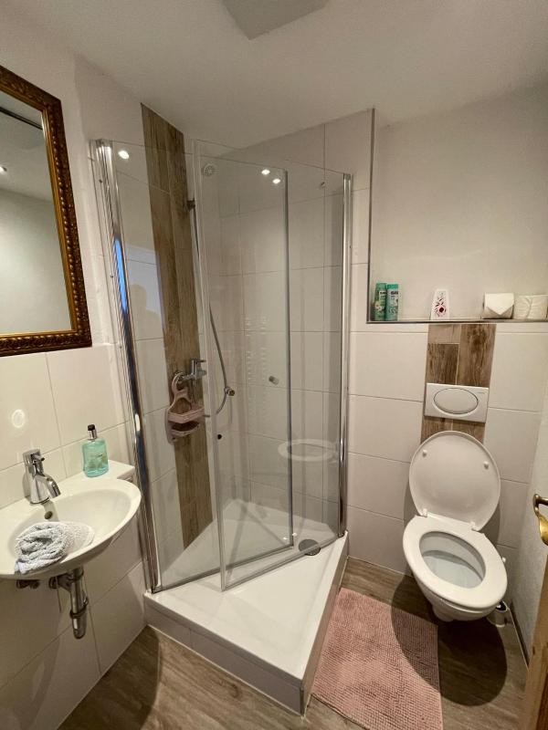 Double Room with Terrace and Private Bathroom image 2