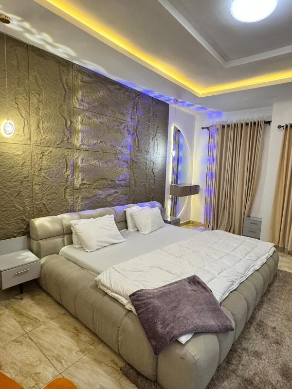 Luxury 3 Bedroom Terrace Lekki - image 8