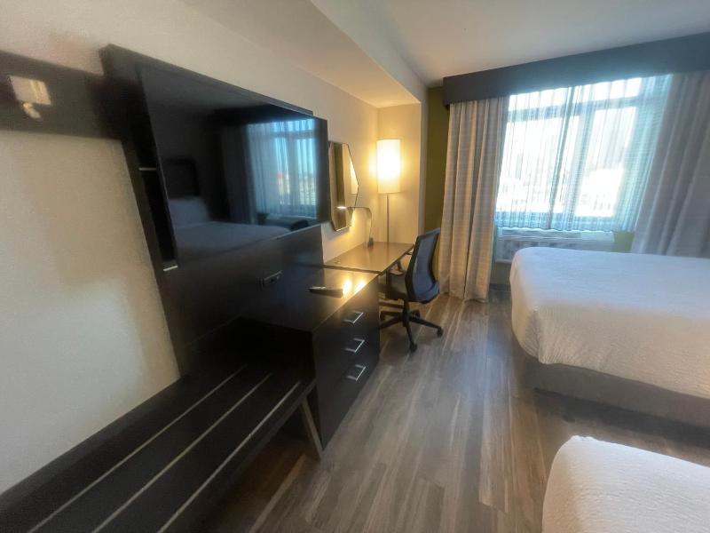 Standard Queen Room image 2