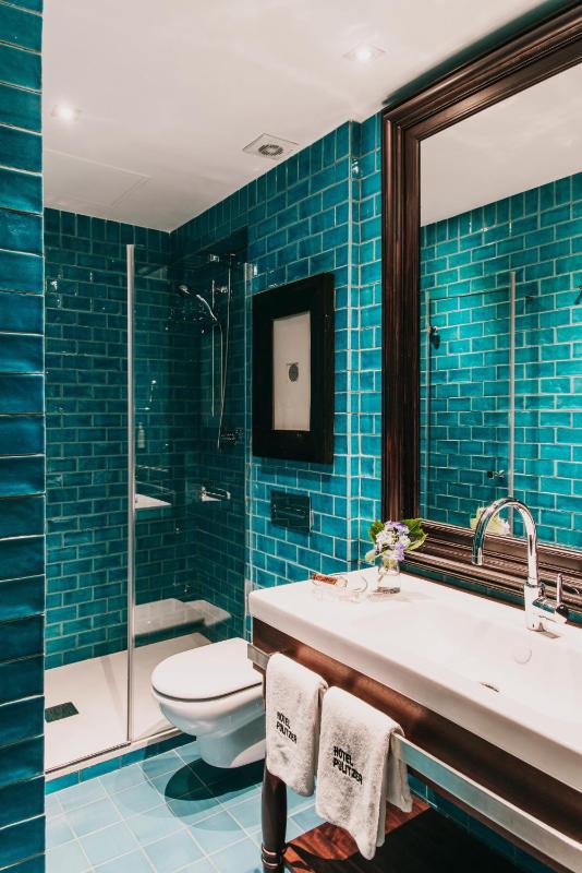 Double or Twin Room with Balcony image 2