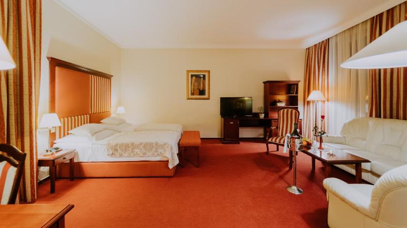 Standard Triple Room image 3