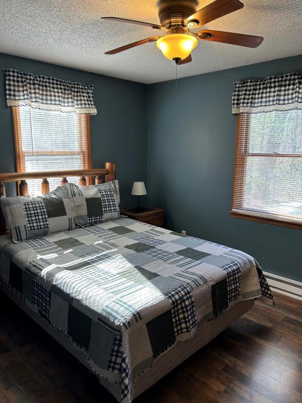 One-Bedroom Queen Cottage  image 3